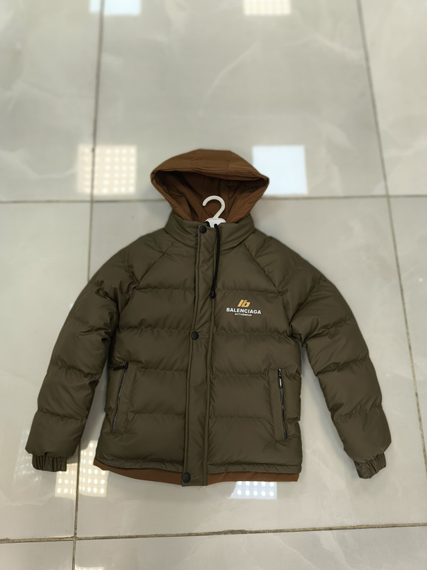 کاپشن پسرانه زمستانه Balenciaga وارداتی (داخل تمامخز و کلاه زیپی) سایز ۱۰تا۱۵ سال