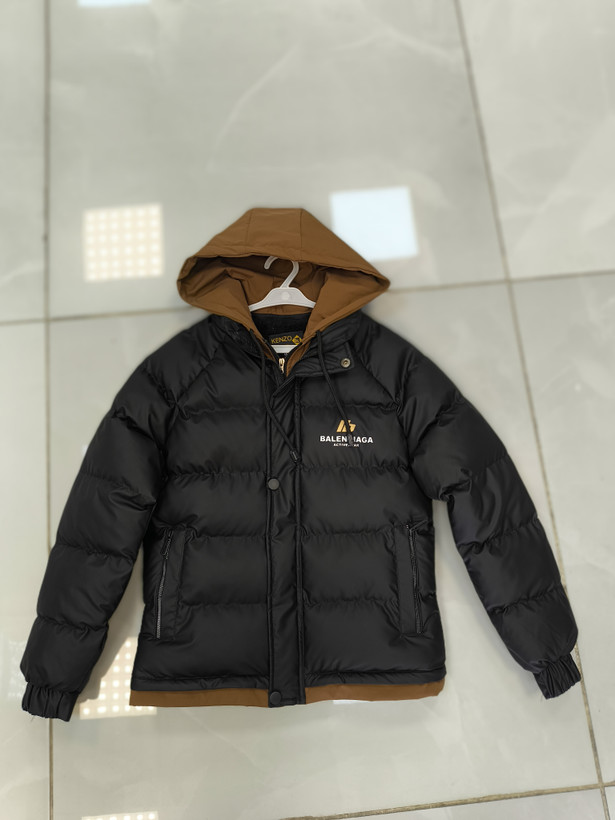 کاپشن پسرانه زمستانه Balenciaga وارداتی (داخل تمامخز و کلاه زیپی) سایز ۱۰تا۱۵ سال