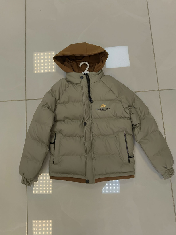 کاپشن پسرانه زمستانه Balenciaga وارداتی (داخل تمامخز و کلاه زیپی) سایز ۱۰تا۱۵ سال