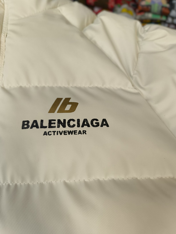 کاپشن پسرانه زمستانه Balenciaga وارداتی (داخل تمامخز و کلاه زیپی) سایز ۱۰تا۱۵ سال