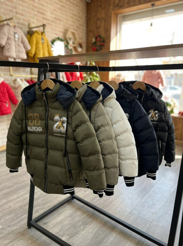 کاپشن زمستانه پسرانه طرح اسپرت Balenciaga & Jordan دو رویه سایز ۳ تا ۷ سال